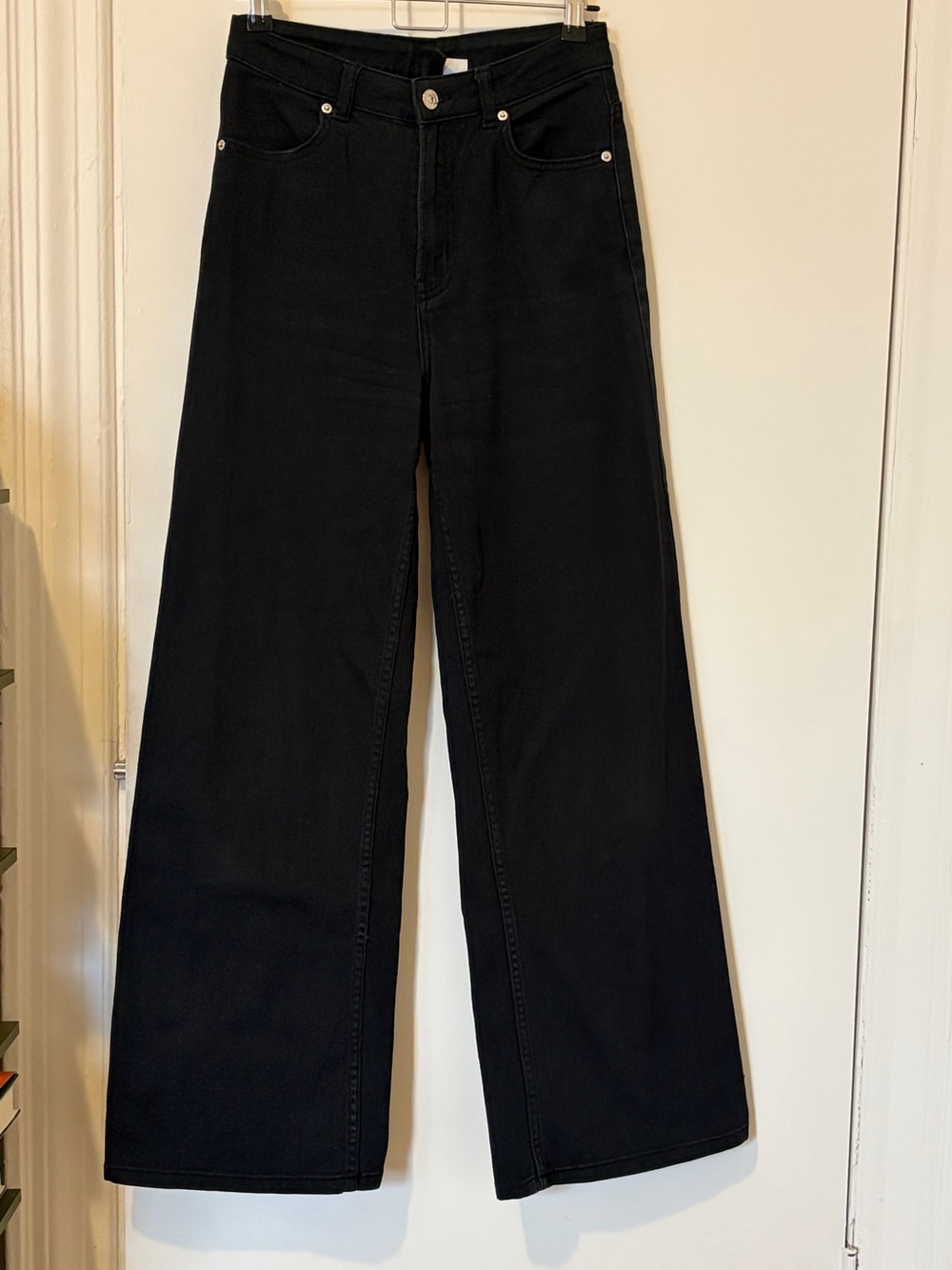 H&M Divided Black Wide-Leg High-Rise Jeans Size 4